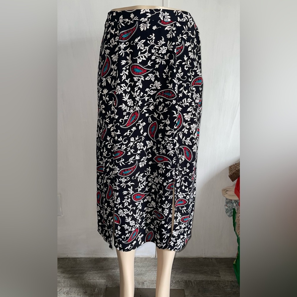 New Frontier Black and Red Paisley Pencil Skirt